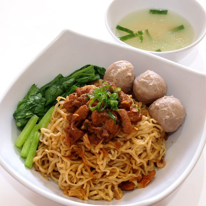 Mie Ayam & Bakso Brayan: Rasa yang Menghangatkan Jiwa di Jantung Cilacap